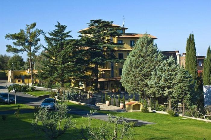 Green Hotel Poggio Regillo Фраскати Экстерьер фото