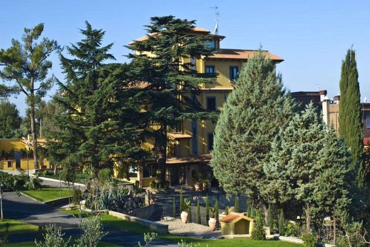 Green Hotel Poggio Regillo Фраскати Экстерьер фото